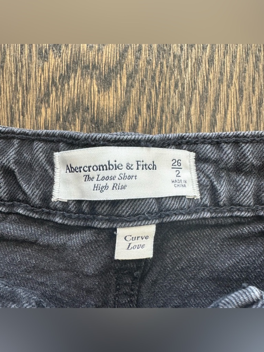 Abercrombie & Fitch The Loose High Rise Jean Shorts - Curve Love Size 26 - Picture 3 of 4